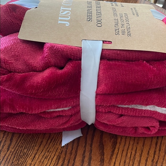 🔥 *Just Cozy Red Sherpa Blanket - Cozy Nights!* 🧸 - Picture 7 of 10